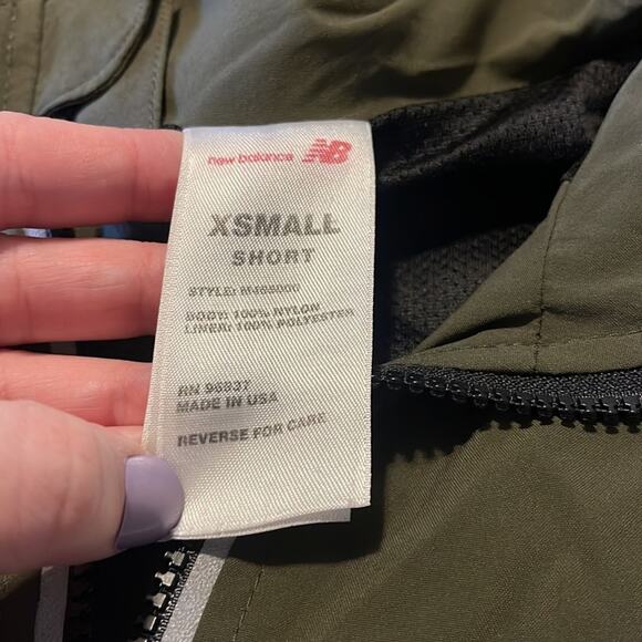 New Balance Marines Green Zip Up Jacket Women's Size Xsmall Short - Picture 4 of 5